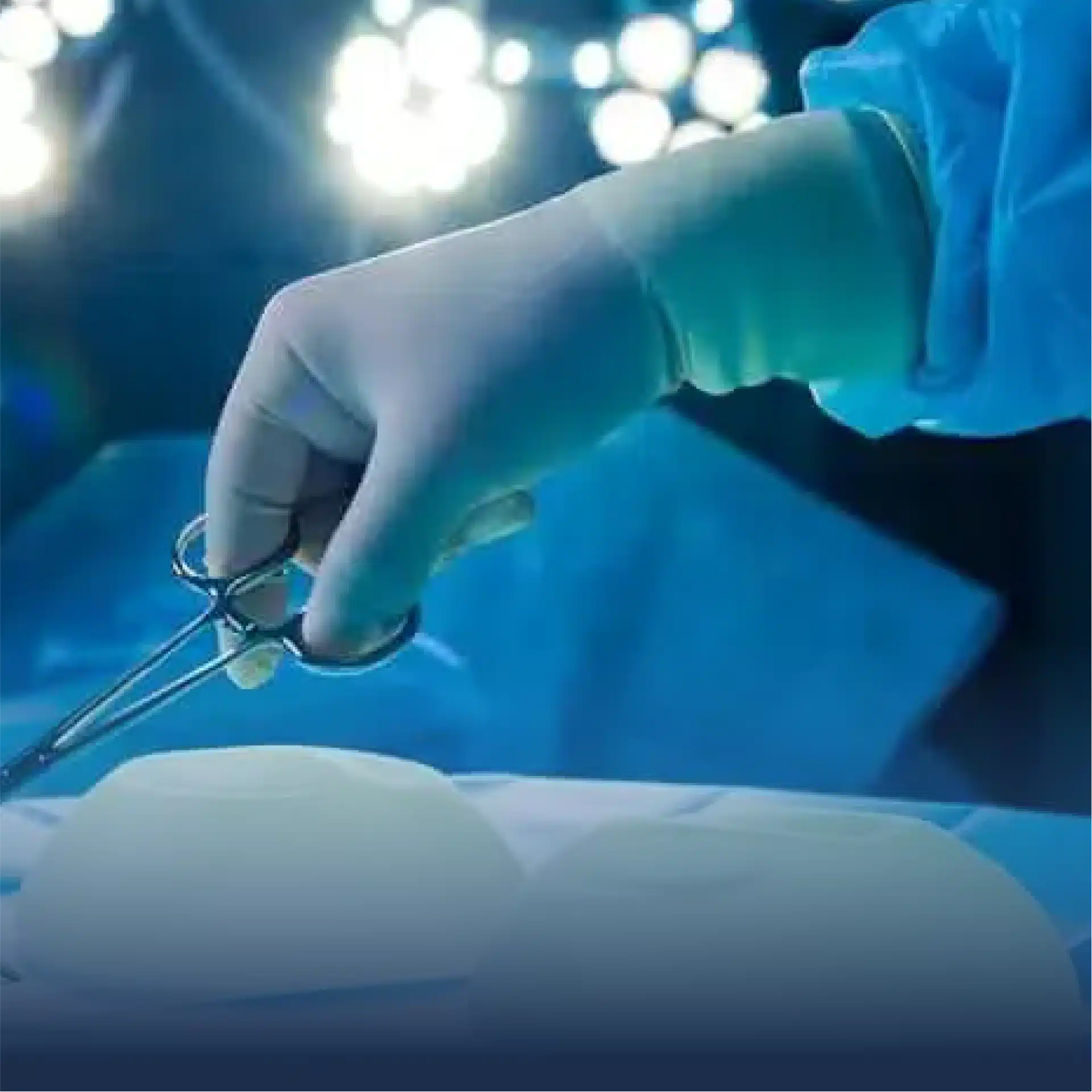 clinique-esthetique-paris-etoile-surgery-implants-buttocks