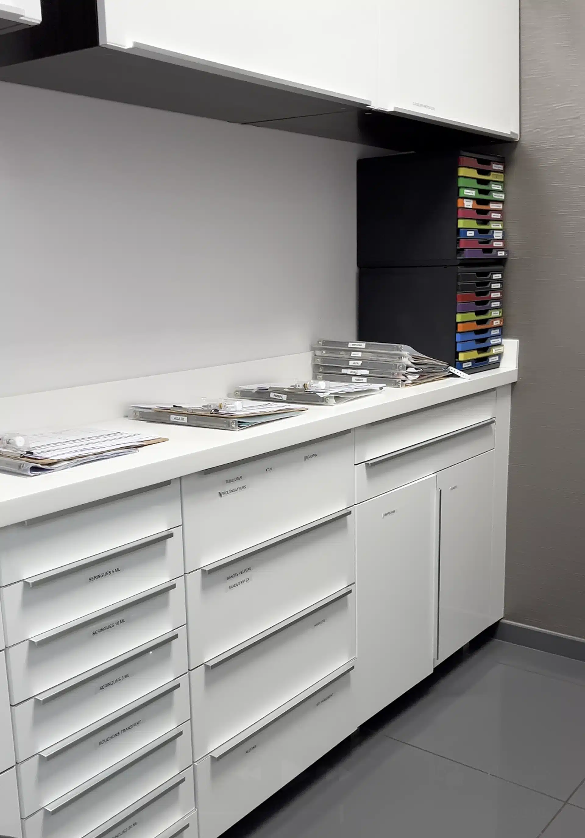 clinique-esthetique-paris-etoile-hospitalisation-ambulatoire-pharmacie